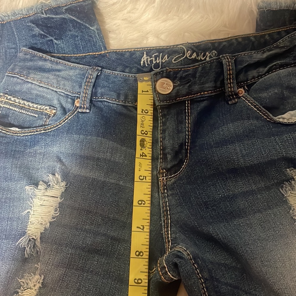 Ariya Jeans - Picture 11 of 15